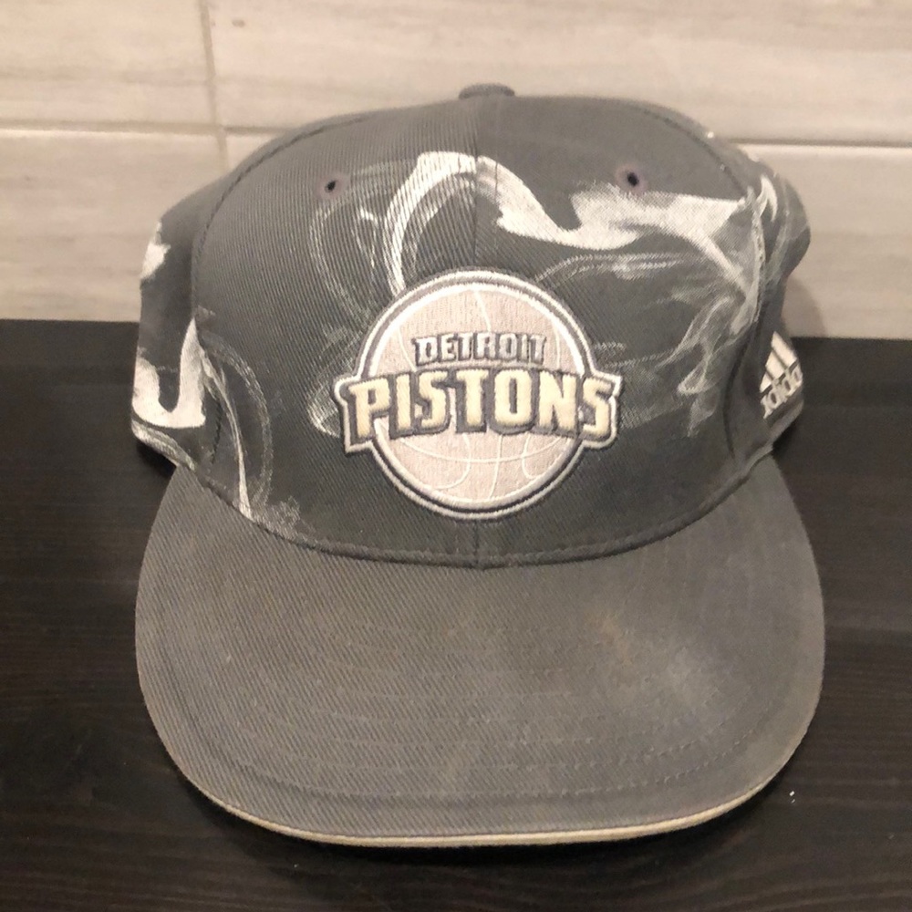 Detroit Pistons NBA gray fitted hat 7 1/2